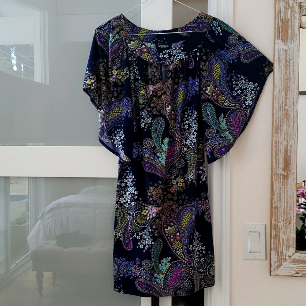 Alyn Paige dress
